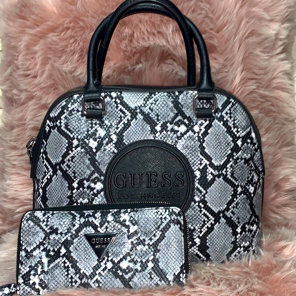 Guess Purse & Wallet